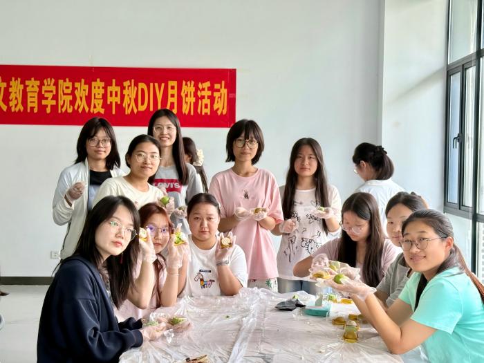 1790566682967836.jpg 合影留念2(1).jpg