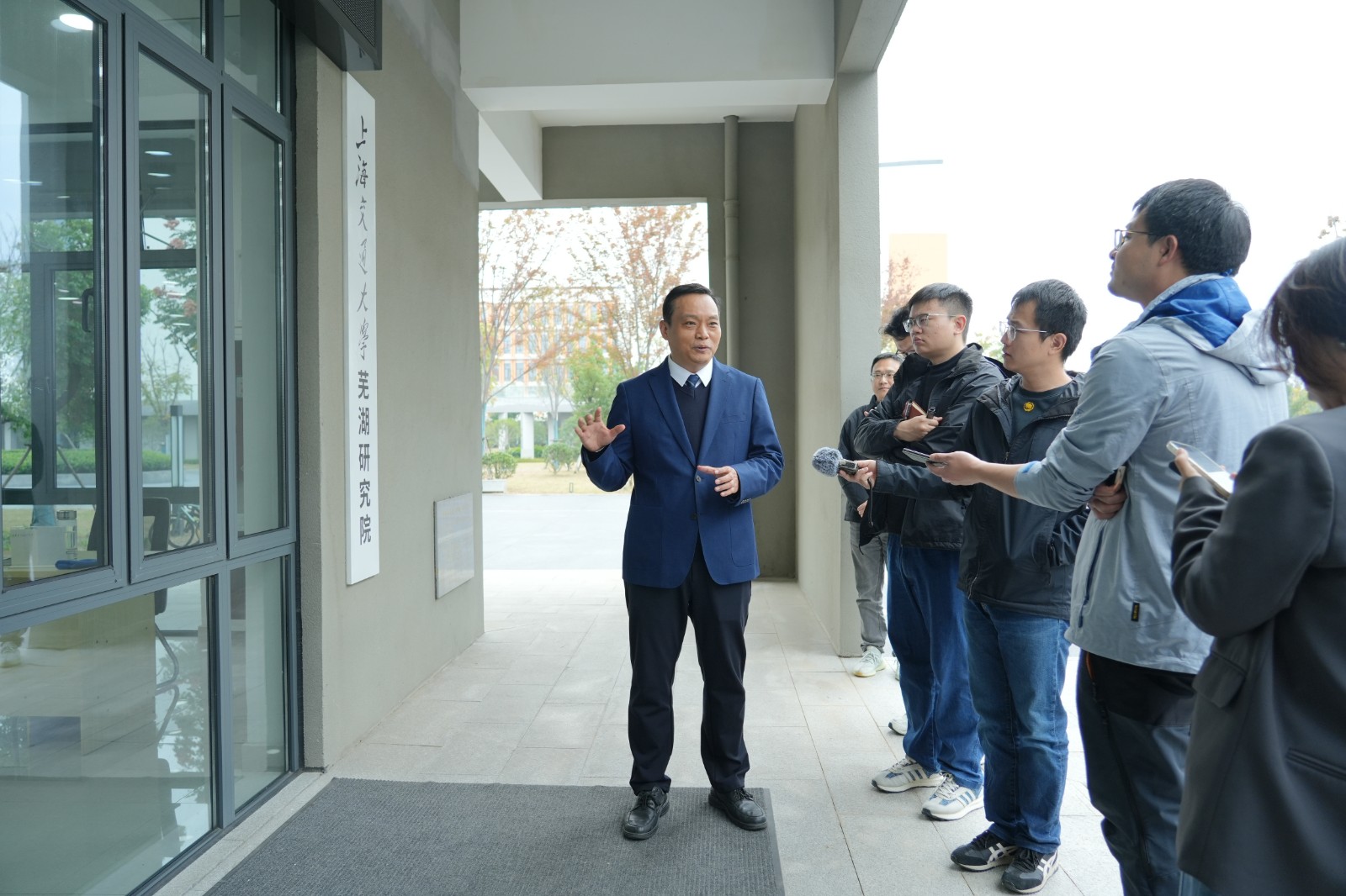 1762413012449190.jpg 1762413012449190.jpg