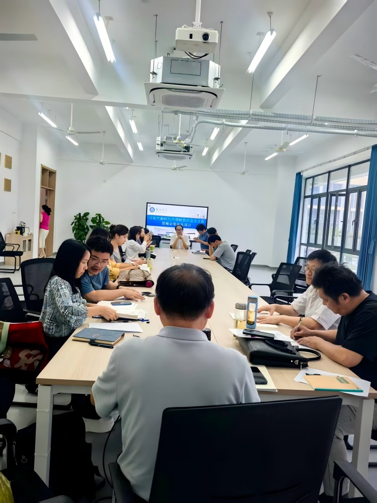 1788361699610892.jpg 习思想备课会照片(1)-改尺寸版.jpg
