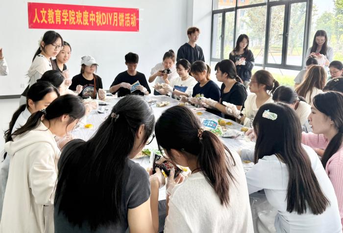 1790566671492924.jpg 活动现场2(1).jpg